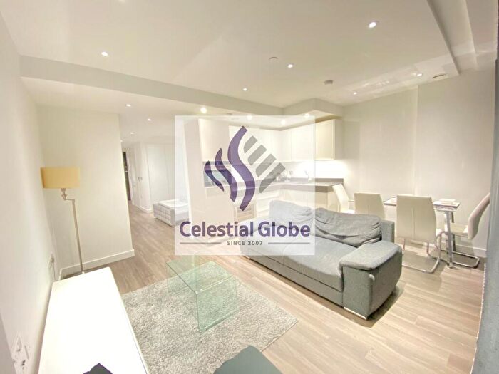 1 Bedroom Flat To Rent In Kingwood House, Chaucer Gardens, London, E1