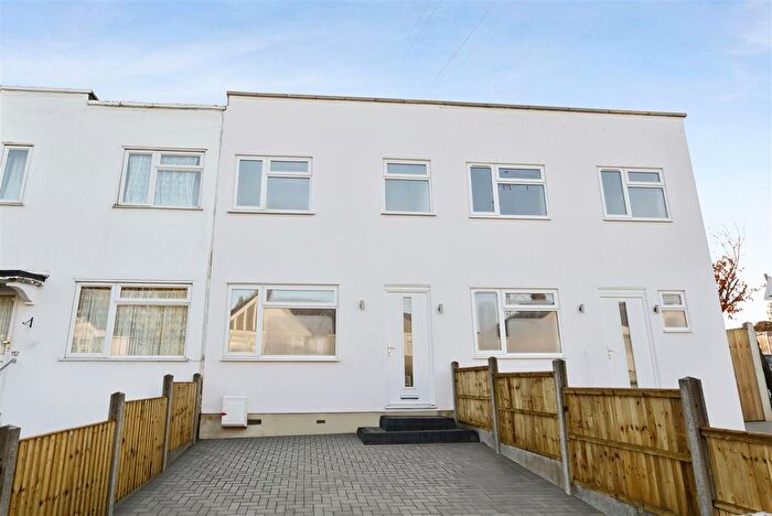 2 Bedroom Terraced House For Sale In Howard Avenue, Bexley, DA5