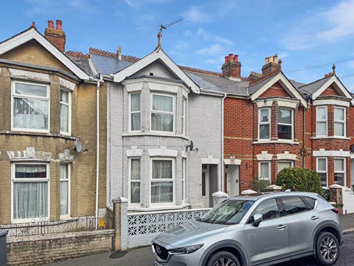 3 Bedroom Terraced House For Sale In Bellevue Road, Cowes, PO31
