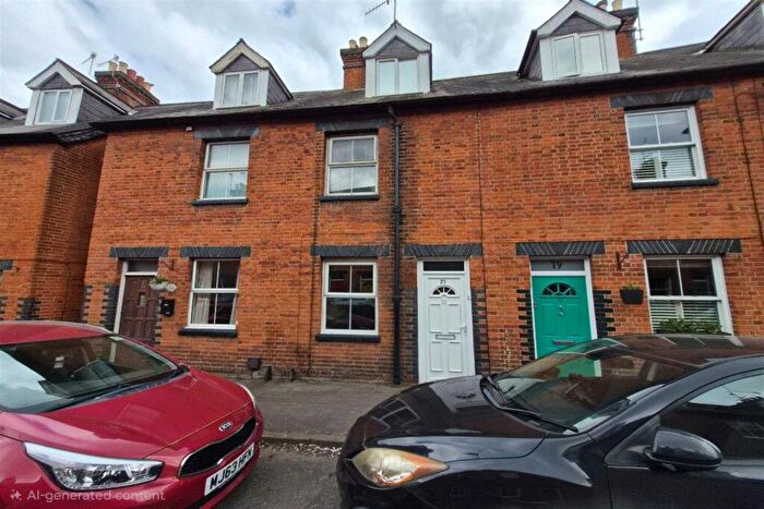 3 Bedroom Terraced House For Sale In Bedroom Terraced House In Godalming, GU7