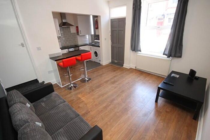 3 Bedroom Terraced House To Rent In Thornville Terrace, Hyde Park, Leeds, LS6