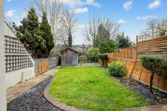 2 Bedroom Flat To Rent In Westward Road, South Chingford, E4