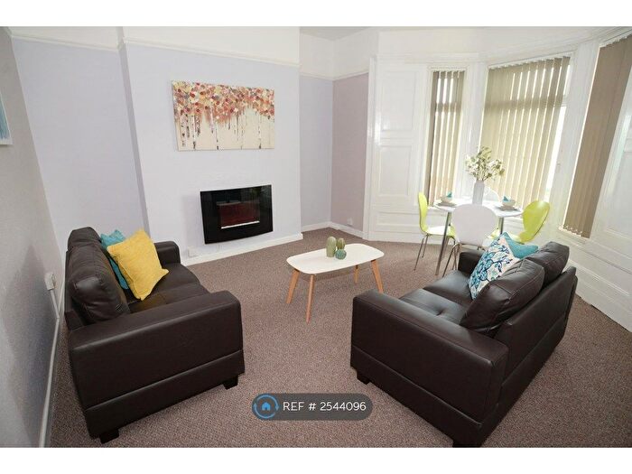 1 Bedroom Flat To Rent In Clytha Square, Newport, NP20