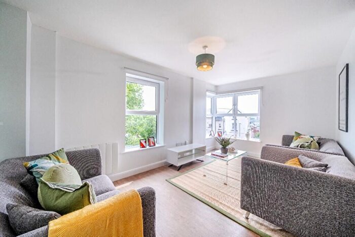 2 Bedroom Flat To Rent In Grant Road, Addiscombe, Croydon, CR0