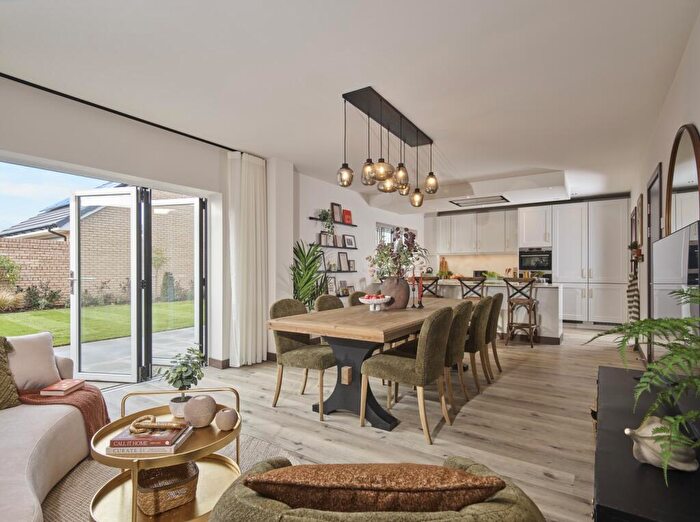 3 Bedroom Detached House For Sale In Thornwood Park, Thornwood, Epping, CM16