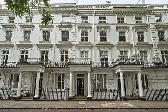 3 Bedroom Flat For Sale In Westbourne Gardens, London, W2