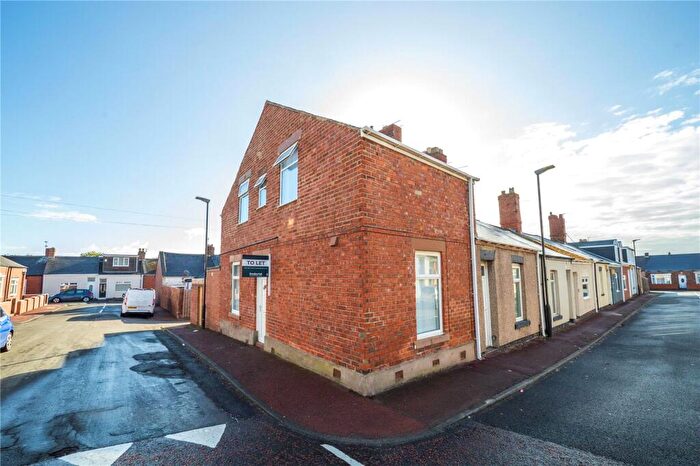 2 Bedroom End Of Terrace House To Rent In Tennyson Street, Southwick, Sunderland, SR5