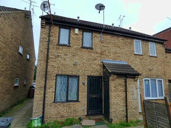 1 Bedroom Terraced House To Rent In Chiltern Gardens, Luton, LU4