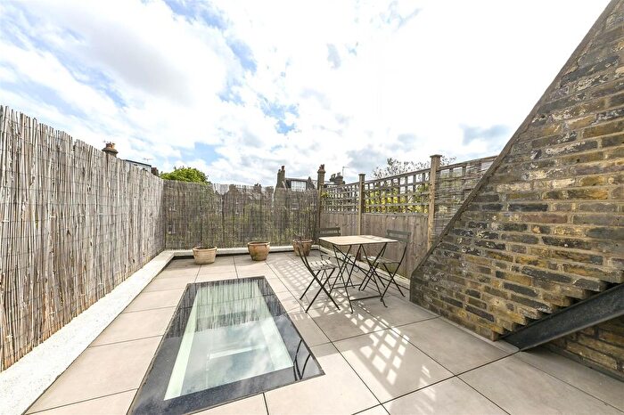 4 Bedroom Flat For Sale In Estelle Road, South End Green, NW3