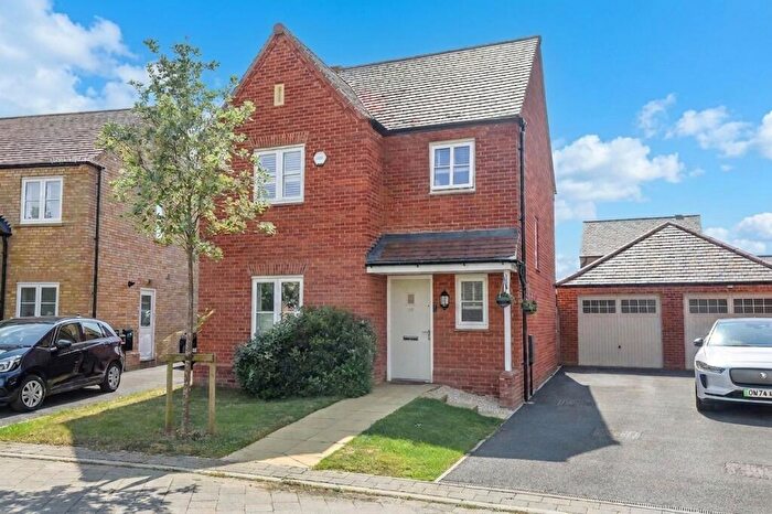 3 Bedroom Detached House For Sale In Garnatte Drive, Alconbury Weald, PE28