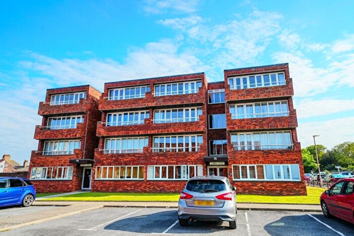 2 Bedroom Flat For Sale In Albany Court, Cromer, NR27