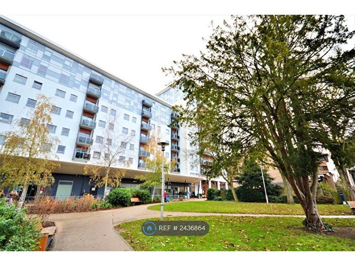 2 Bedroom Flat To Rent In Becket House New Road, Brentwood, CM14