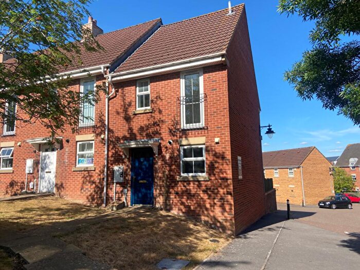 3 Bedroom End Of Terrace House To Rent In Casson Drive, Stoke Park, BS16