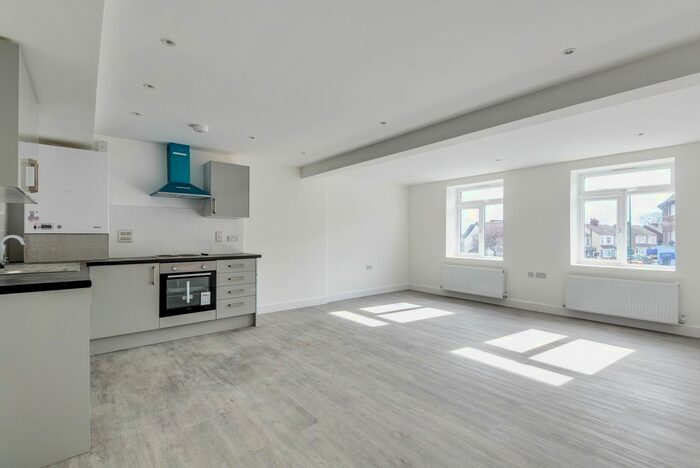 2 Bedroom Flat To Rent In Bellegrove Road, Welling, DA16