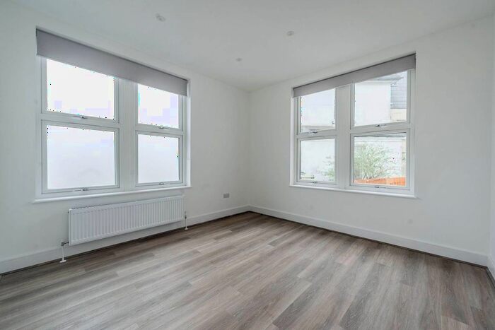 1 Bedroom Flat To Rent In Sunningfields Crescent, Hendon, London, NW4
