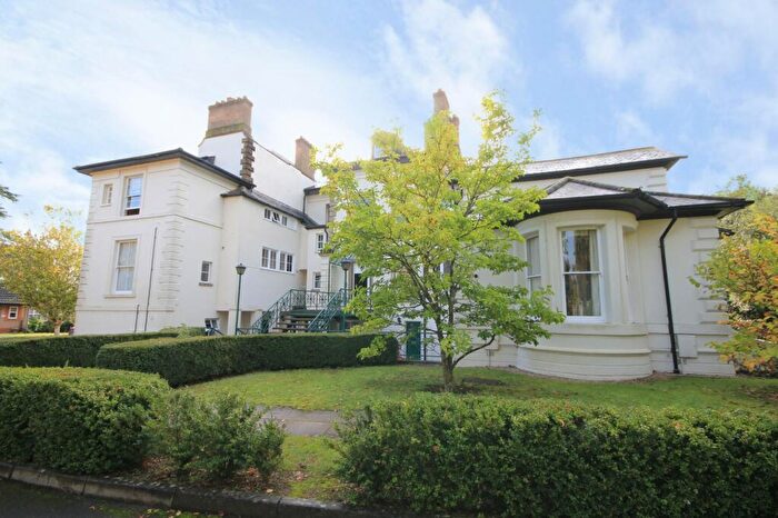 2 Bedroom Apartment To Rent In Balmore Park House, Newlands Avenue, Caversham, Berkshire, RG4