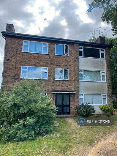 1 Bedroom Flat To Rent In Castle Court, Southampton, SO18