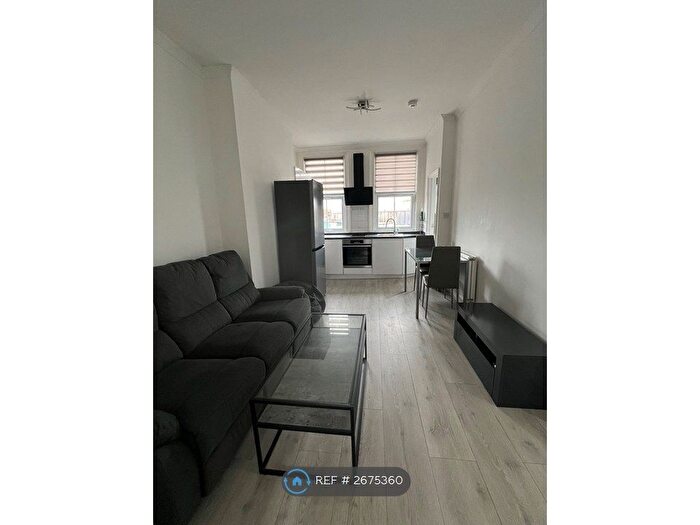 2 Bedroom Flat To Rent In London, London, W3