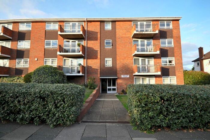 2 Bedroom Flat To Rent In Abington Court, Hall Lane, Upminster, RM14
