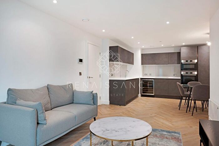 2 Bedroom Flat For Sale In Chester Road, Manchester, M15