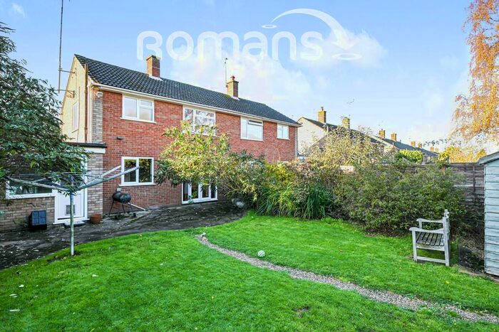 3 Bedroom Semi-Detached House To Rent In Clifton Road, Wokingham, RG41