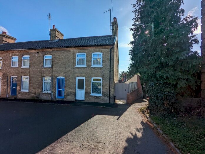 2 Bedroom End Of Terrace House To Rent In Albion Street, Saxmundham, IP17