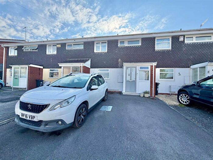 3 Bedroom Terraced House For Sale In Elmtree Way, Bristol, BS15