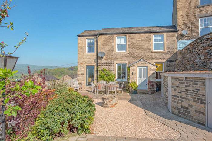 4 Bedroom Cottage To Rent In South View, Farnhill, North Yorkshire, BD20