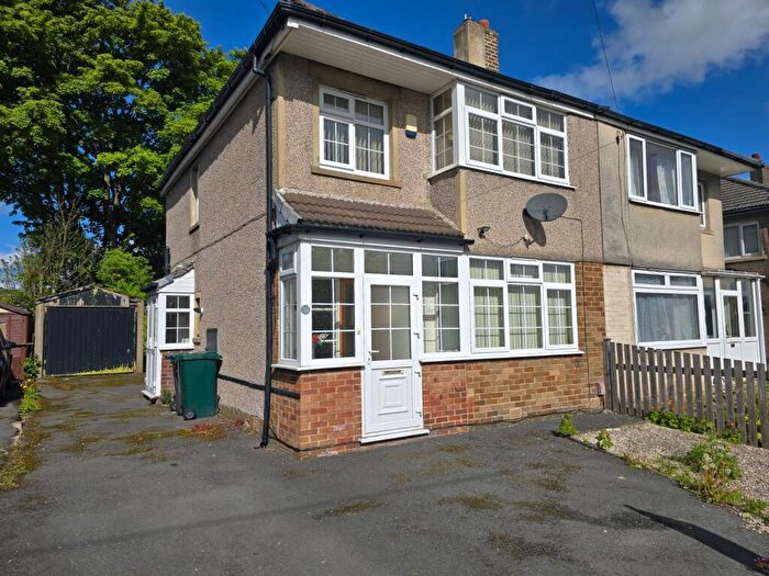 3 Bedroom Semi-Detached House For Sale In Willow Avenue, Wrose, Bradford, BD2