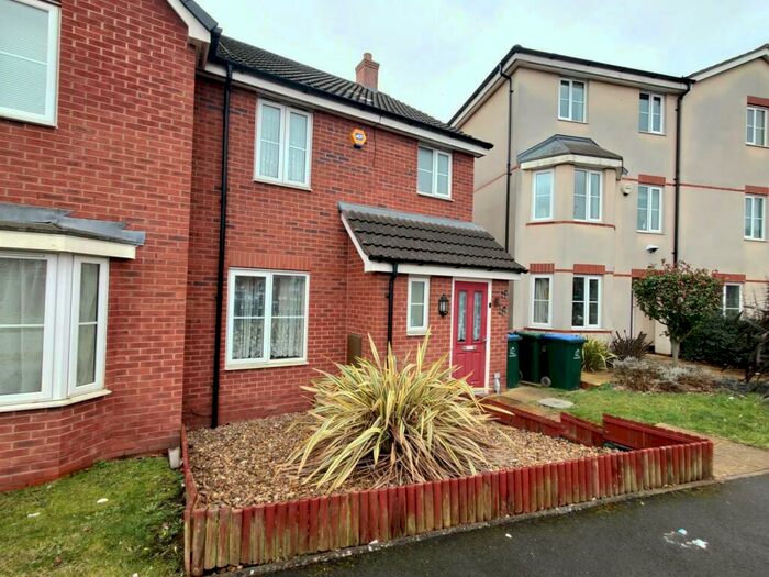 3 Bedroom House To Rent In Anglian Way, CV3