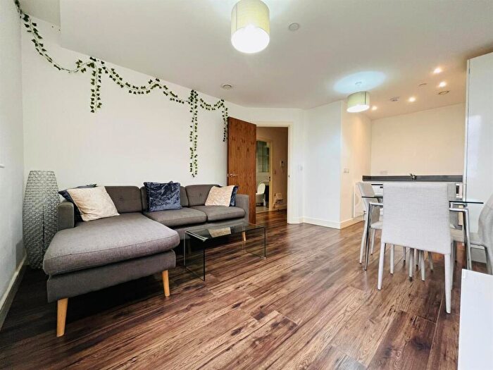 1 Bedroom Apartment To Rent In Broadway Residences, Broad Street, Birmingham, B15