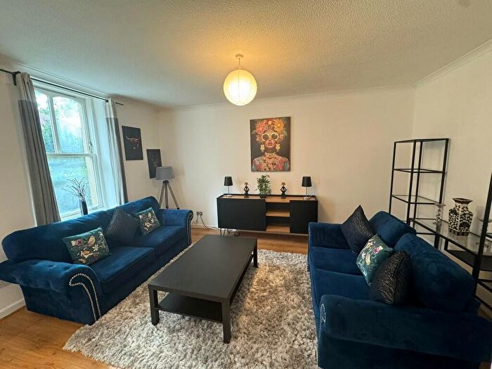 2 Bedroom Flat To Rent In Bell Street, Merchant City, G4