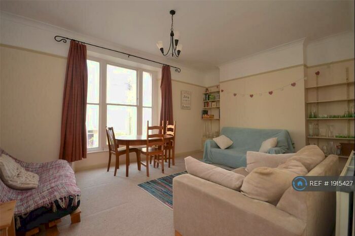 2 Bedroom Flat To Rent In Hampton Park, Bristol, BS6