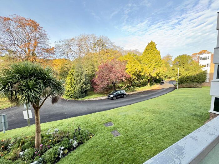 3 Bedroom Flat To Rent In Kingsmere, London Road, BN1