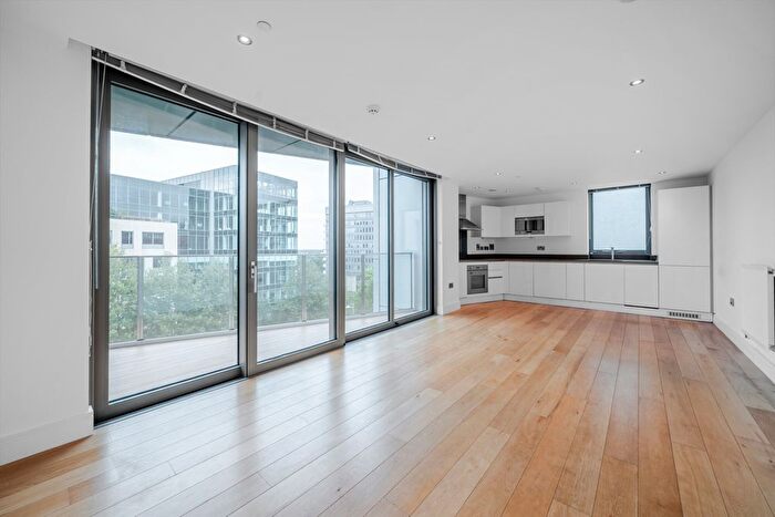 2 Bedroom Flat For Sale In Uxbridge Road, London, W5