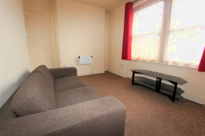 1 Bedroom Flat To Rent In High Street, Hornsey, N8