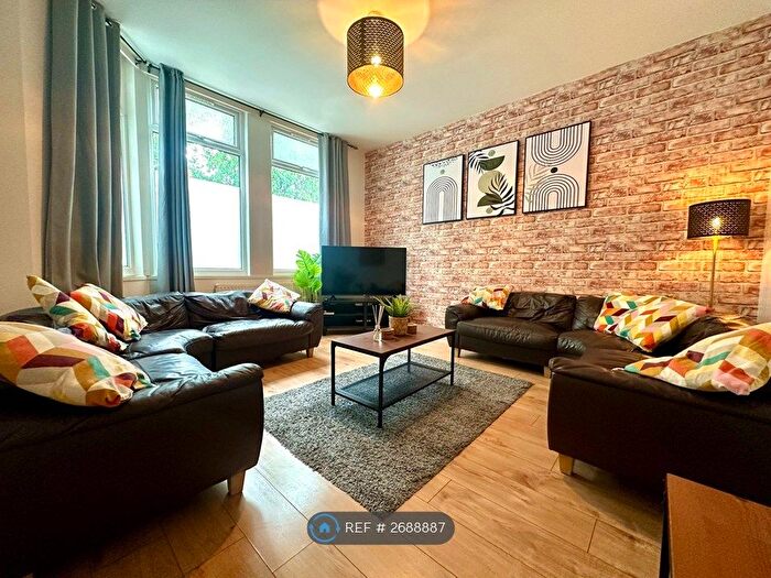 8 Bedroom Terraced House To Rent In Croydon Road, Middlesbrough, TS1