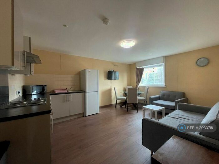 3 Bedroom Flat To Rent In Trinity Road, Bootle, L20