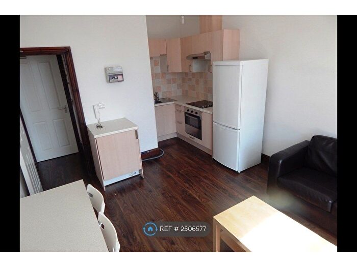 1 Bedroom Flat To Rent In Hyde Terrace, Leeds, LS2