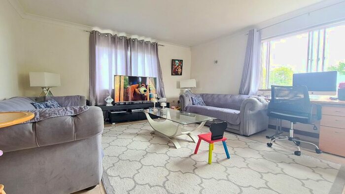 2 Bedroom Flat To Rent In Minster Court, Hillcrest Road, Ealing, W5