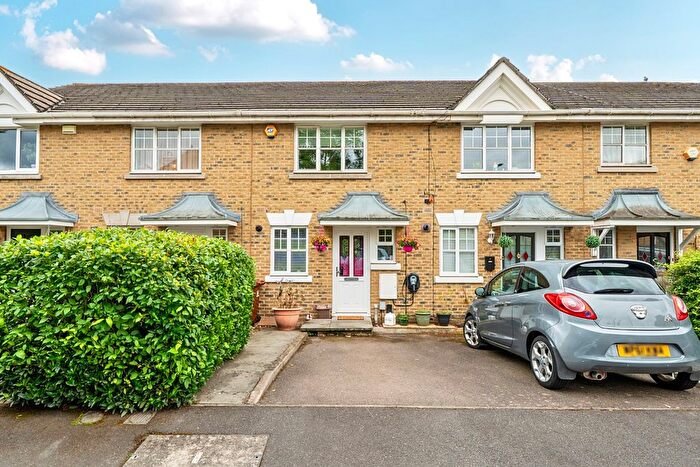 2 Bedroom Terraced House For Sale In Ann Moss Way, Southwark, London, SE16