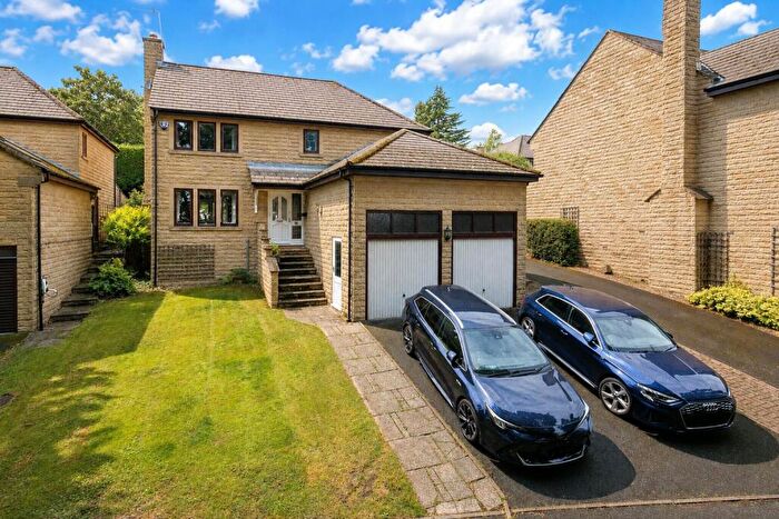 4 Bedroom Detached House To Rent In Long Royd Drive, Baildon, Shipley, West Yorkshire, BD17