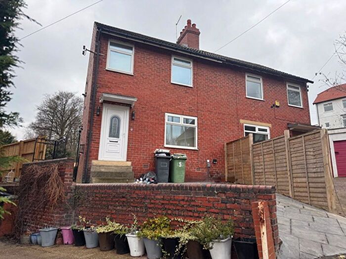 3 Bedroom Semi-Detached House To Rent In North Rise, Fartown, Huddersfield, HD2