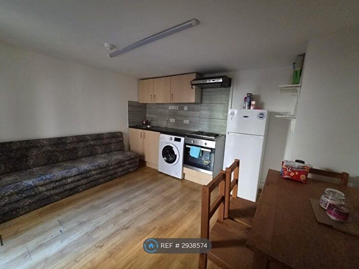 1 Bedroom Flat To Rent In Chatsworth Road, London, E5