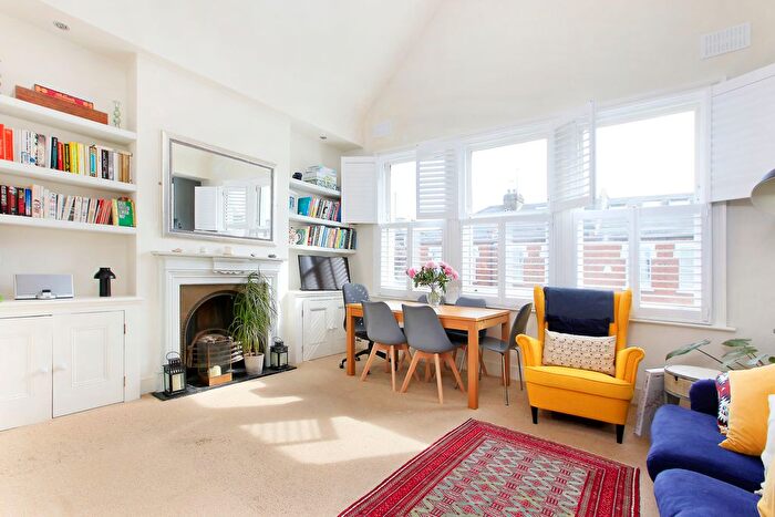 2 Bedroom Maisonette To Rent In Blandfield Road, Clapham South, London, SW12