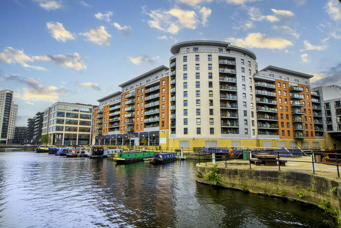 2 Bedroom Apartment To Rent In Mackenzie House, Leeds, LS10