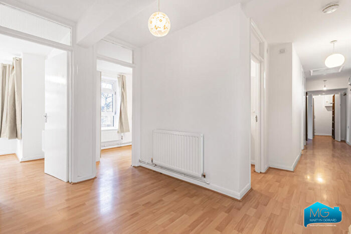 3 Bedroom Apartment To Rent In Strode Close, London, N10