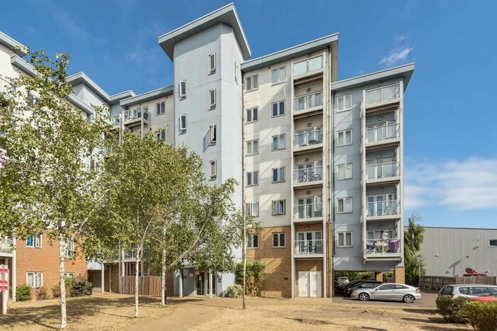 2 Bedroom Flat To Rent In Mill Street, Slough, SL2