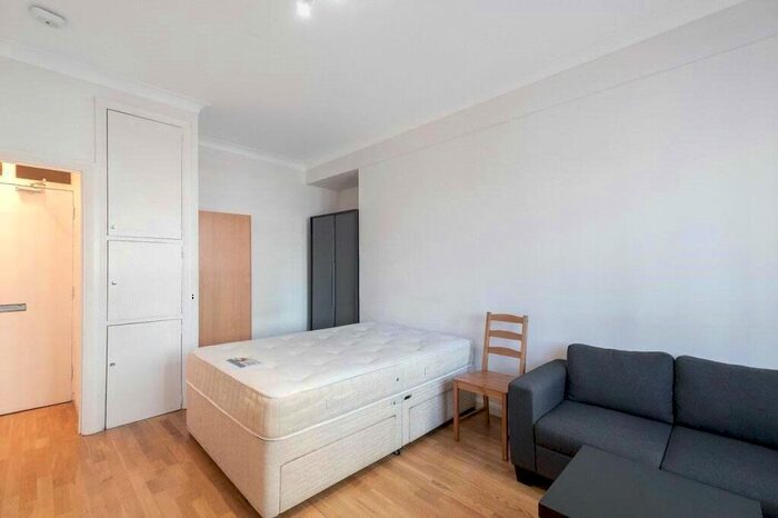 Studio To Rent In Warren Court, Euston Road, London, NW1