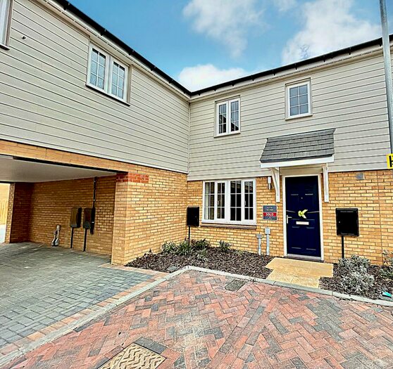 2 Bedroom Terraced House To Rent In Lakeside Drive, Bedford, MK42